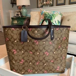 New Coach bag with tag